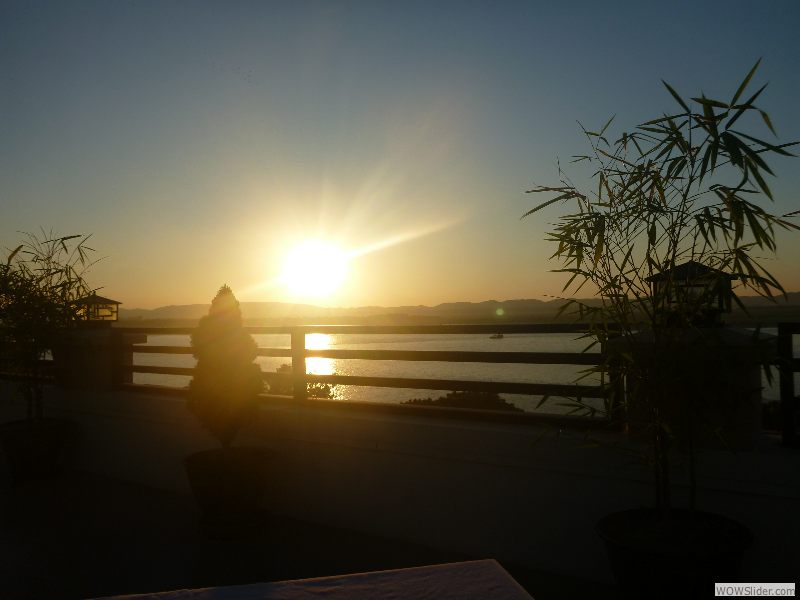 Sonnenuntergang auf der Hotelterasse